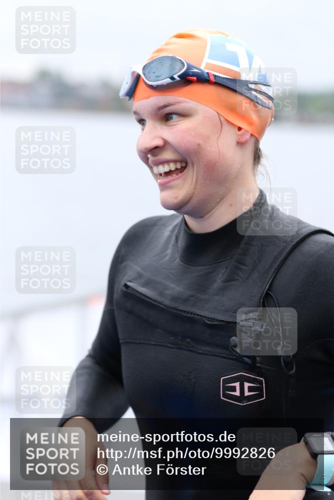 16.08.2026 - KN Förde Triathlon 2026 Antke Förster http://msf.ph/oto/9992826 16.08.2026 09:23:04 Schwimmen 182, 258, 223, 236, 240, 258 meine-sportfotos.de