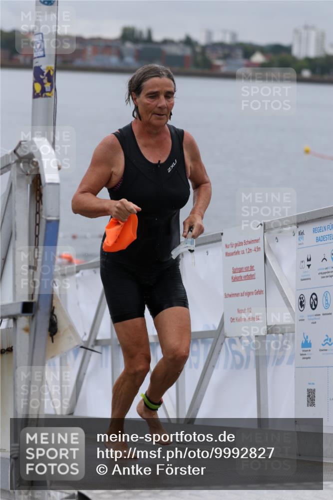 16.08.2026 - KN Förde Triathlon 2026 Antke Förster http://msf.ph/oto/9992827 16.08.2026 09:23:08 Schwimmen 258, 223, 226, 236, 240 meine-sportfotos.de