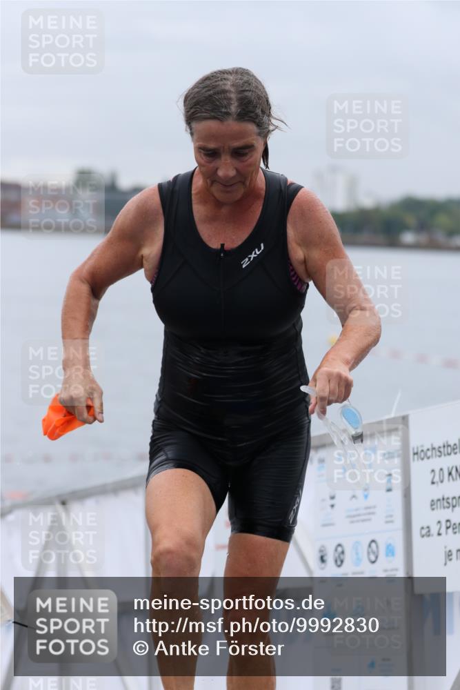 16.08.2026 - KN Förde Triathlon 2026 Antke Förster http://msf.ph/oto/9992830 16.08.2026 09:23:09 Schwimmen 223, 258, 223, 226, 236, 240 meine-sportfotos.de