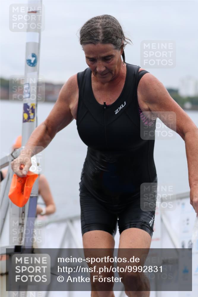 16.08.2026 - KN Förde Triathlon 2026 Antke Förster http://msf.ph/oto/9992831 16.08.2026 09:23:09 Schwimmen 223, 258, 223, 226, 236, 240 meine-sportfotos.de
