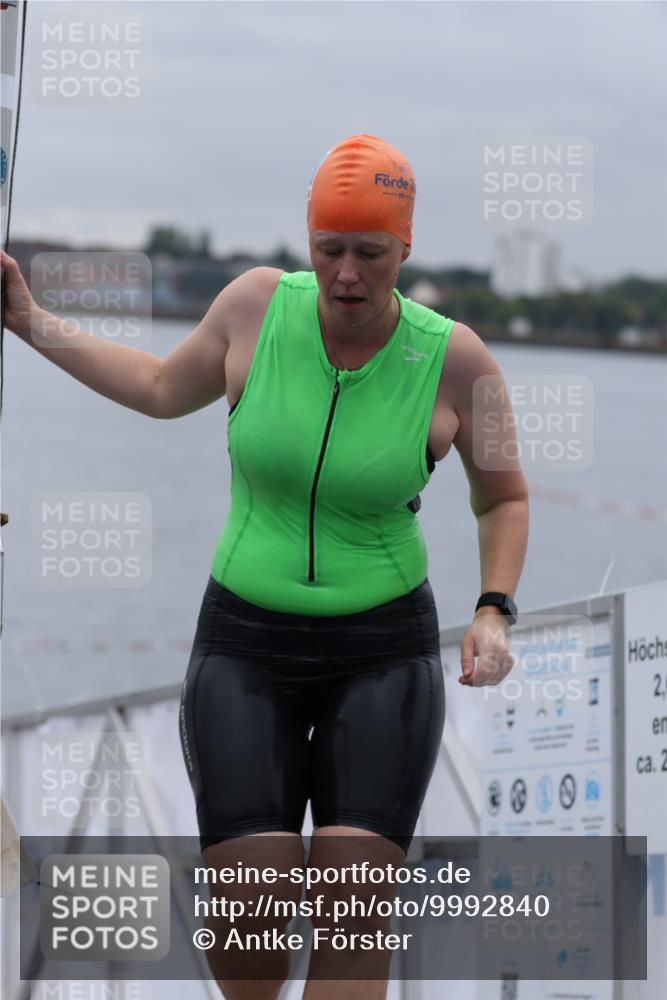 16.08.2026 - KN Förde Triathlon 2026 Antke Förster http://msf.ph/oto/9992840 16.08.2026 09:23:13 Schwimmen 223, 236, 258, 222, 226, 240, 252 meine-sportfotos.de