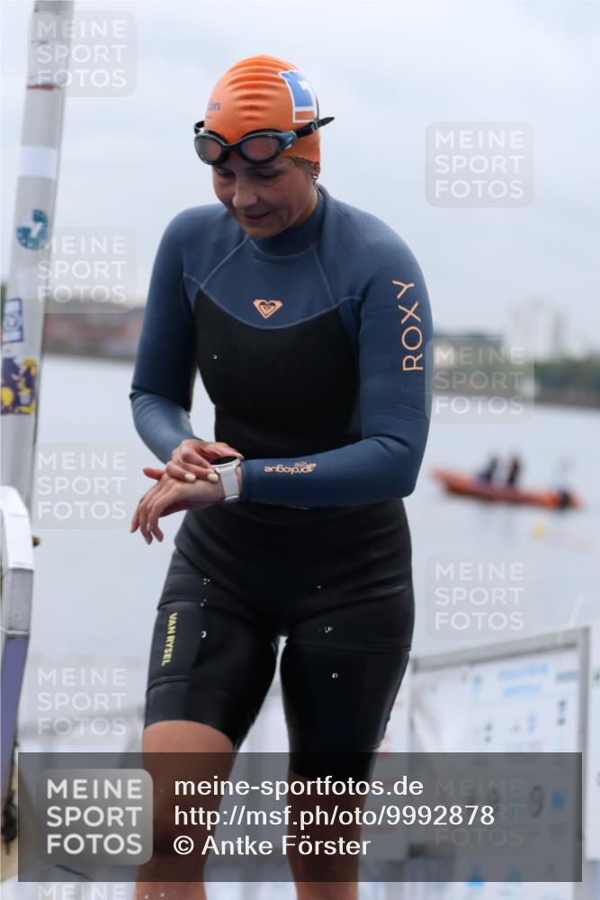 16.08.2026 - KN Förde Triathlon 2026 Antke Förster http://msf.ph/oto/9992878 16.08.2026 09:24:12 Schwimmen 244, 246, 251, 238 meine-sportfotos.de