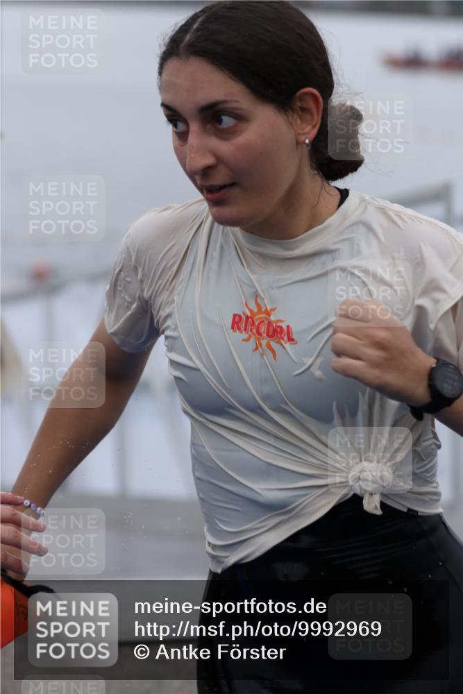 16.08.2026 - KN Förde Triathlon 2026 Antke Förster http://msf.ph/oto/9992969 16.08.2026 09:26:42 Schwimmen 247, 250, 259, 247, 250, 253, 264 meine-sportfotos.de