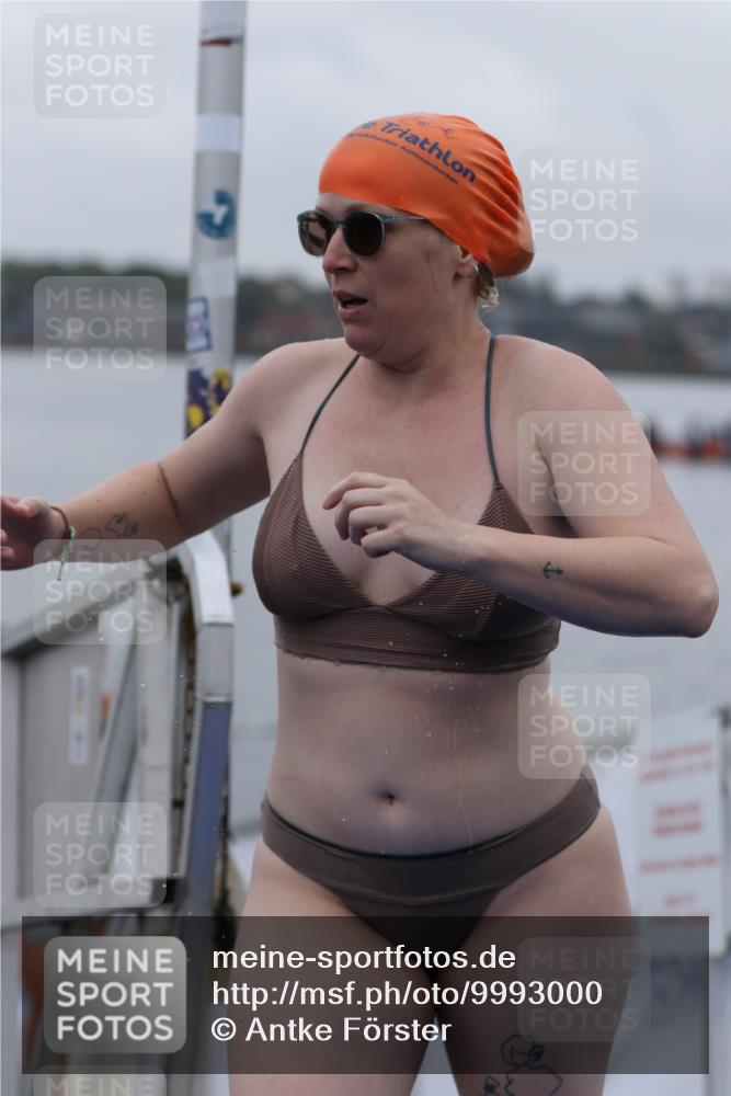 16.08.2026 - KN Förde Triathlon 2026 Antke Förster http://msf.ph/oto/9993000 16.08.2026 09:27:38 Schwimmen 128, 132, 263, 266, 256 meine-sportfotos.de