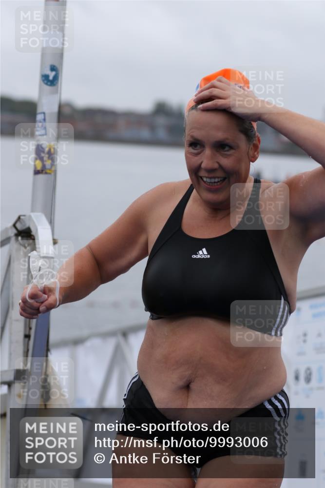 16.08.2026 - KN Förde Triathlon 2026 Antke Förster http://msf.ph/oto/9993006 16.08.2026 09:27:42 Schwimmen 128, 132, 256, 263, 266 meine-sportfotos.de