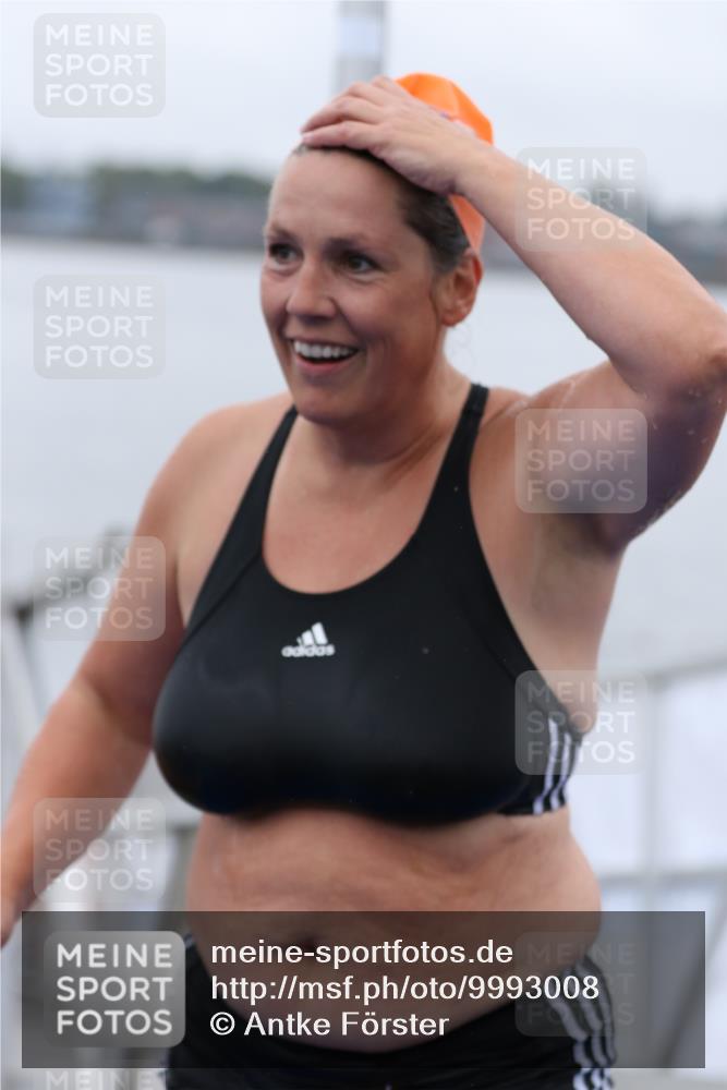 16.08.2026 - KN Förde Triathlon 2026 Antke Förster http://msf.ph/oto/9993008 16.08.2026 09:27:43 Schwimmen 128, 132, 256, 263, 266 meine-sportfotos.de