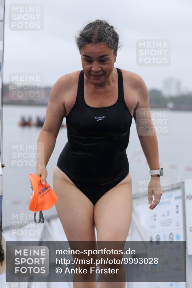 16.08.2026 - KN Förde Triathlon 2026 Antke Förster http://msf.ph/oto/9993028 16.08.2026 09:29:30 Schwimmen 233, 234, 260, 267 meine-sportfotos.de