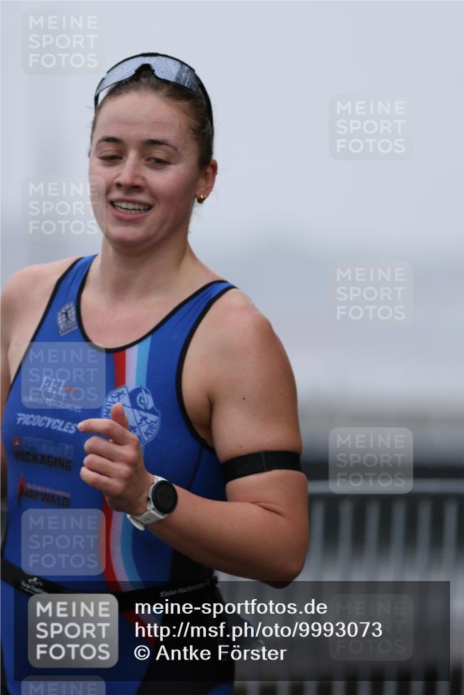 16.08.2026 - KN Förde Triathlon 2026 Antke Förster http://msf.ph/oto/9993073 16.08.2026 09:54:43 Laufen  meine-sportfotos.de