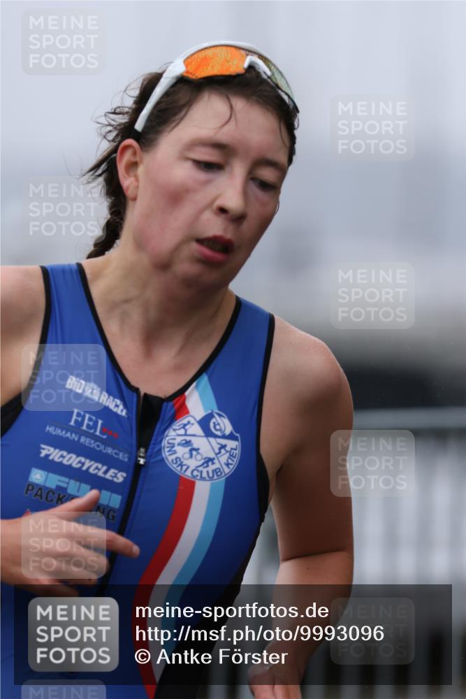 16.08.2026 - KN Förde Triathlon 2026 Antke Förster http://msf.ph/oto/9993096 16.08.2026 09:58:04 Laufen  meine-sportfotos.de