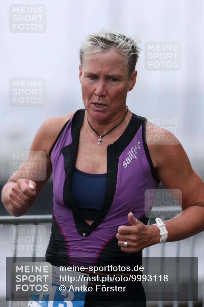 16.08.2026 - KN Förde Triathlon 2026 Antke Förster http://msf.ph/oto/9993118 16.08.2026 10:02:10 Laufen  meine-sportfotos.de