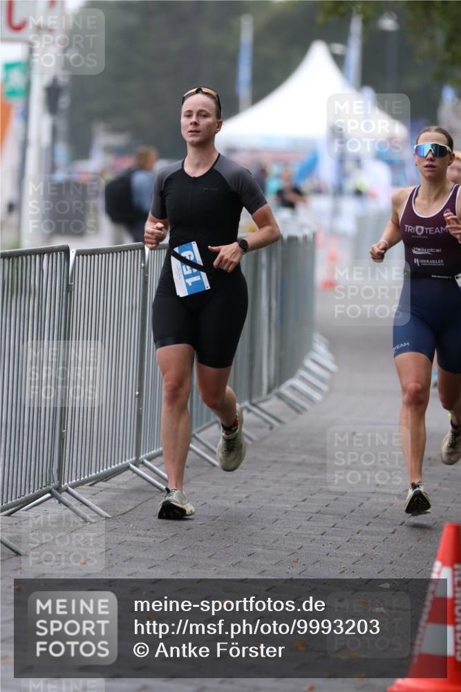 16.08.2026 - KN Förde Triathlon 2026 Antke Förster http://msf.ph/oto/9993203 16.08.2026 10:05:11 Laufen  meine-sportfotos.de