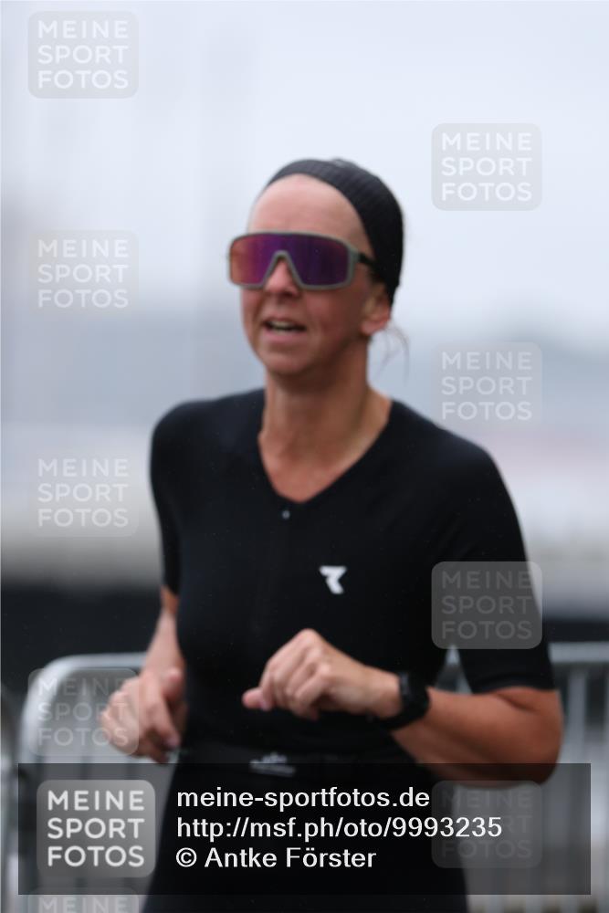 16.08.2026 - KN Förde Triathlon 2026 Antke Förster http://msf.ph/oto/9993235 16.08.2026 10:06:02 Laufen  meine-sportfotos.de