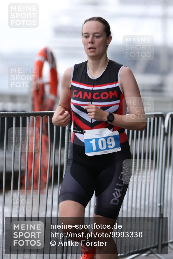 16.08.2026 - KN Förde Triathlon 2026 Antke Förster http://msf.ph/oto/9993330 16.08.2026 10:08:58 Laufen  meine-sportfotos.de