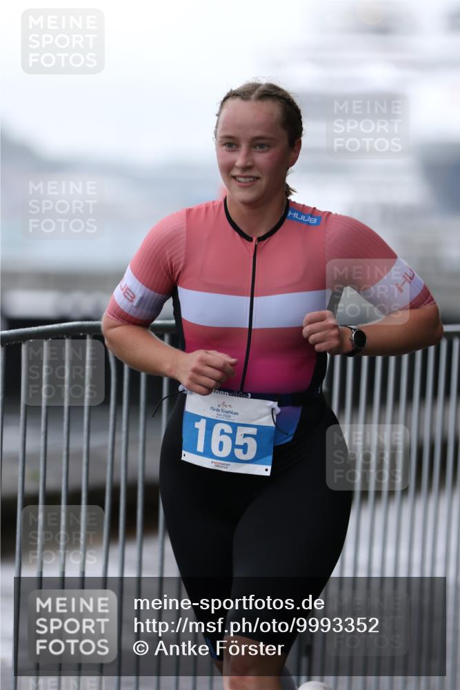 16.08.2026 - KN Förde Triathlon 2026 Antke Förster http://msf.ph/oto/9993352 16.08.2026 10:09:30 Laufen  meine-sportfotos.de
