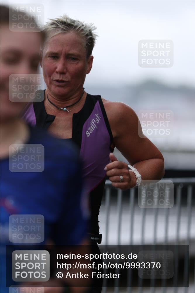 16.08.2026 - KN Förde Triathlon 2026 Antke Förster http://msf.ph/oto/9993370 16.08.2026 10:09:55 Laufen  meine-sportfotos.de