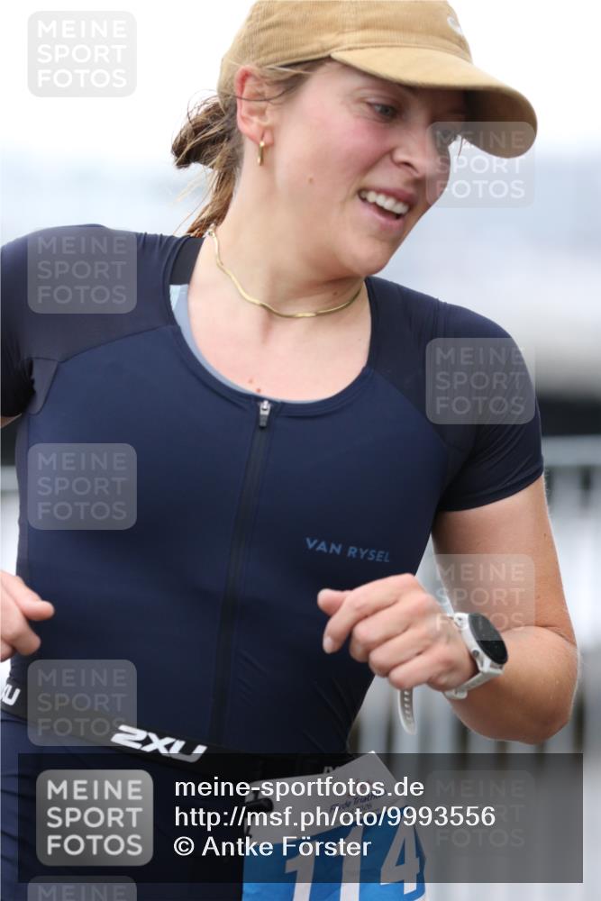 16.08.2026 - KN Förde Triathlon 2026 Antke Förster http://msf.ph/oto/9993556 16.08.2026 10:13:53 Laufen  meine-sportfotos.de