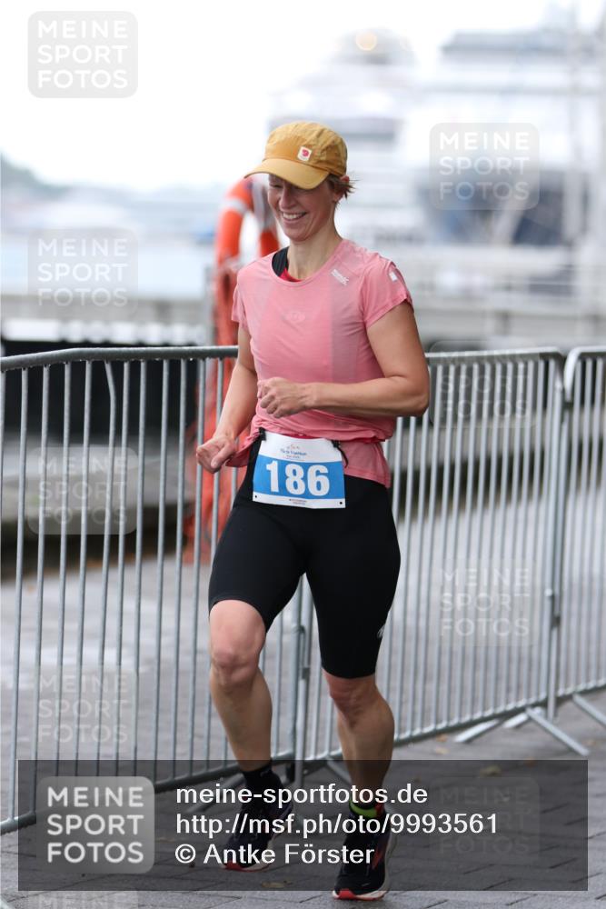 16.08.2026 - KN Förde Triathlon 2026 Antke Förster http://msf.ph/oto/9993561 16.08.2026 10:14:12 Laufen  meine-sportfotos.de