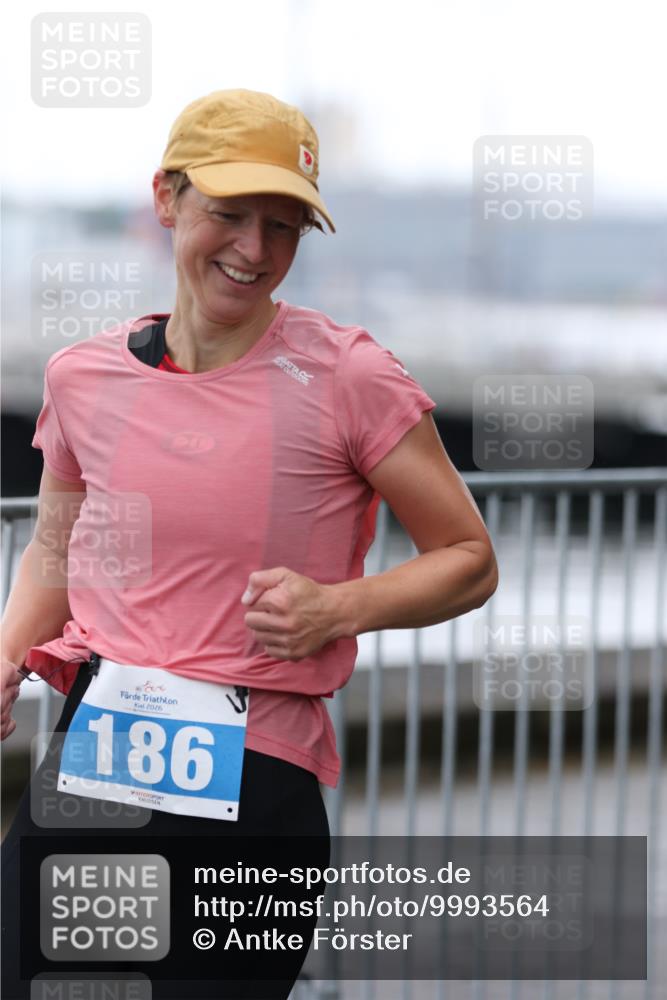 16.08.2026 - KN Förde Triathlon 2026 Antke Förster http://msf.ph/oto/9993564 16.08.2026 10:14:13 Laufen  meine-sportfotos.de
