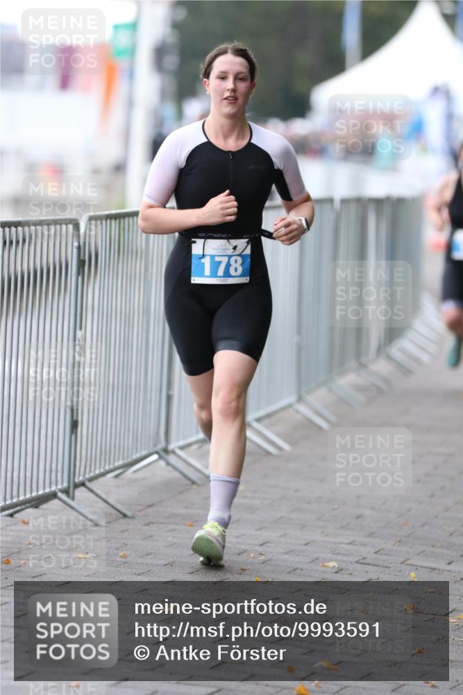 16.08.2026 - KN Förde Triathlon 2026 Antke Förster http://msf.ph/oto/9993591 16.08.2026 10:14:53 Laufen  meine-sportfotos.de