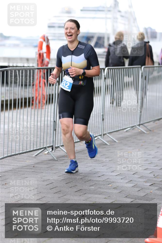 16.08.2026 - KN Förde Triathlon 2026 Antke Förster http://msf.ph/oto/9993720 16.08.2026 10:17:59 Laufen  meine-sportfotos.de