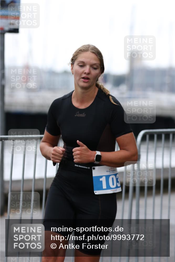 16.08.2026 - KN Förde Triathlon 2026 Antke Förster http://msf.ph/oto/9993772 16.08.2026 10:18:44 Laufen  meine-sportfotos.de