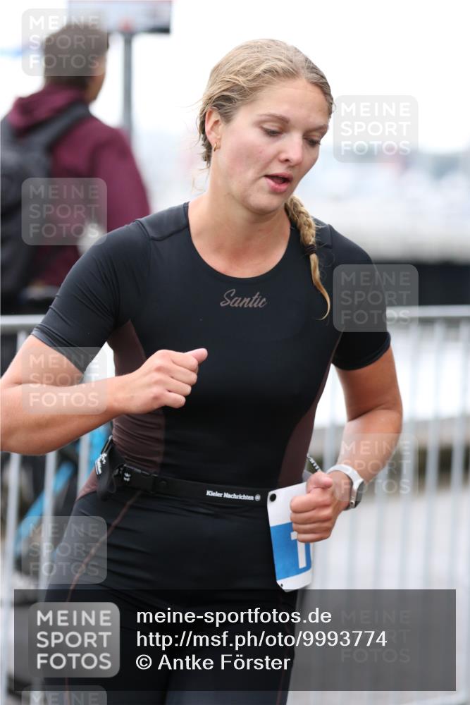 16.08.2026 - KN Förde Triathlon 2026 Antke Förster http://msf.ph/oto/9993774 16.08.2026 10:18:45 Laufen  meine-sportfotos.de