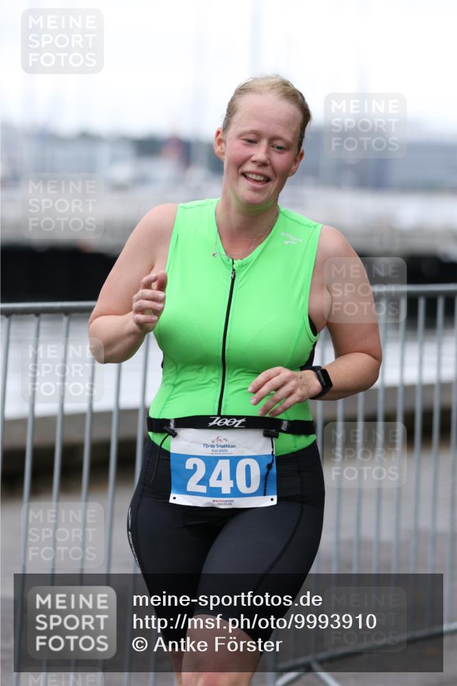 16.08.2026 - KN Förde Triathlon 2026 Antke Förster http://msf.ph/oto/9993910 16.08.2026 10:21:44 Laufen  meine-sportfotos.de