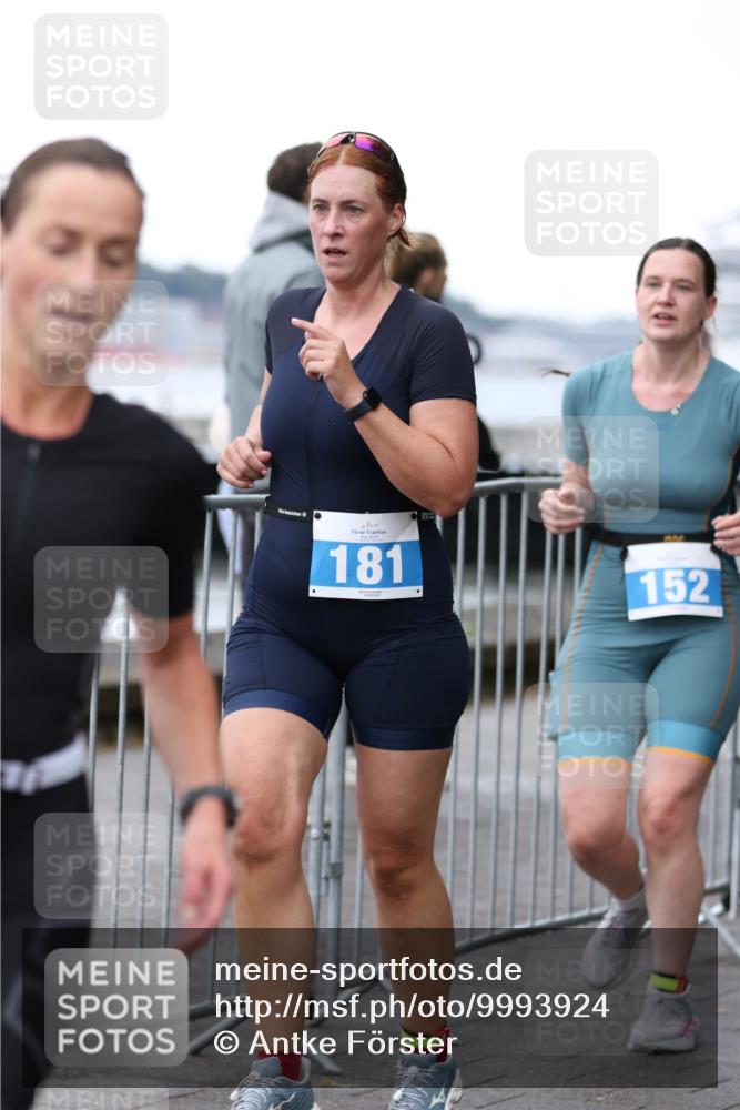 16.08.2026 - KN Förde Triathlon 2026 Antke Förster http://msf.ph/oto/9993924 16.08.2026 10:21:55 Laufen  meine-sportfotos.de