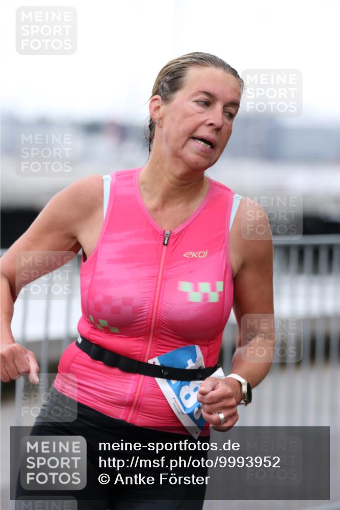 16.08.2026 - KN Förde Triathlon 2026 Antke Förster http://msf.ph/oto/9993952 16.08.2026 10:22:26 Laufen  meine-sportfotos.de