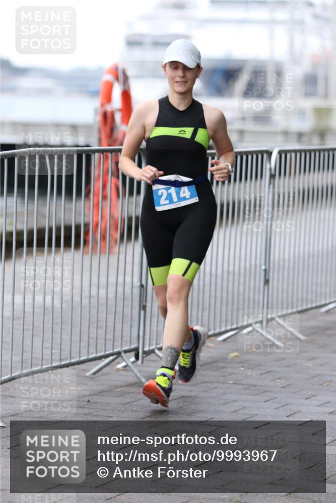 16.08.2026 - KN Förde Triathlon 2026 Antke Förster http://msf.ph/oto/9993967 16.08.2026 10:22:49 Laufen  meine-sportfotos.de
