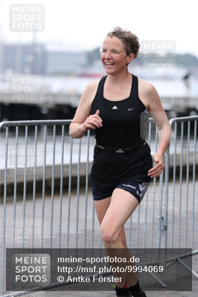 16.08.2026 - KN Förde Triathlon 2026 Antke Förster http://msf.ph/oto/9994069 16.08.2026 10:25:29 Laufen  meine-sportfotos.de