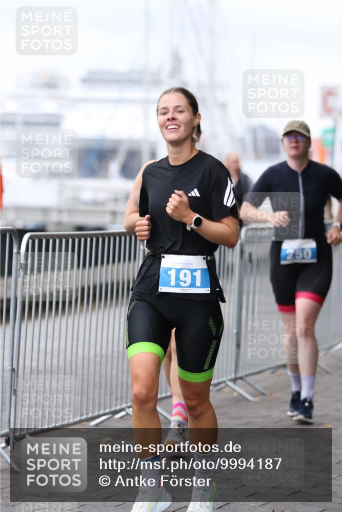 16.08.2026 - KN Förde Triathlon 2026 Antke Förster http://msf.ph/oto/9994187 16.08.2026 10:27:52 Laufen  meine-sportfotos.de