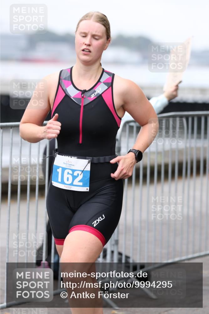 16.08.2026 - KN Förde Triathlon 2026 Antke Förster http://msf.ph/oto/9994295 16.08.2026 10:30:19 Laufen  meine-sportfotos.de