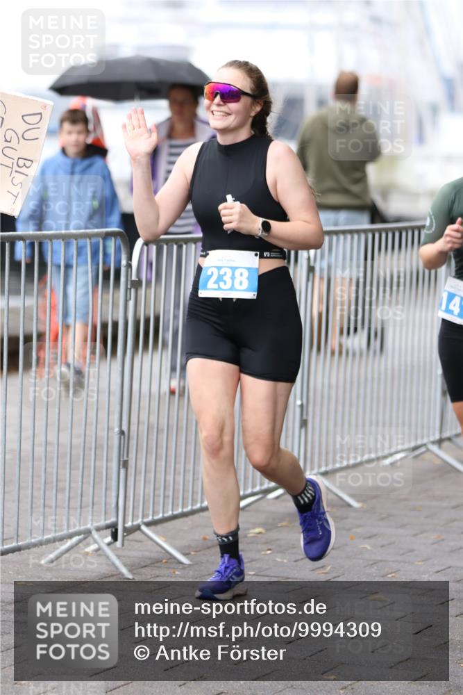 16.08.2026 - KN Förde Triathlon 2026 Antke Förster http://msf.ph/oto/9994309 16.08.2026 10:30:43 Laufen  meine-sportfotos.de