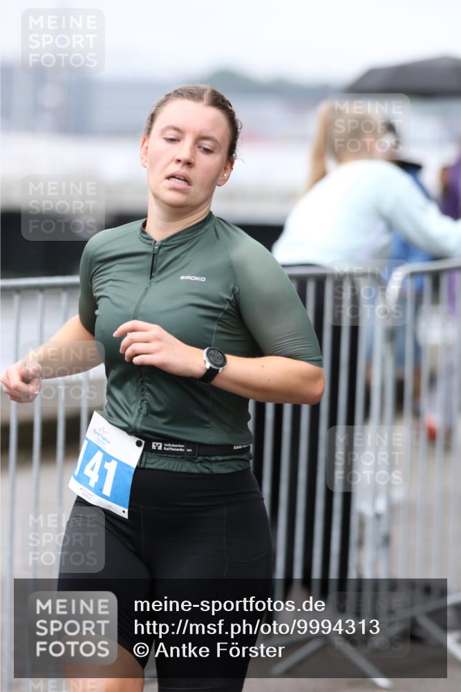 16.08.2026 - KN Förde Triathlon 2026 Antke Förster http://msf.ph/oto/9994313 16.08.2026 10:30:46 Laufen  meine-sportfotos.de