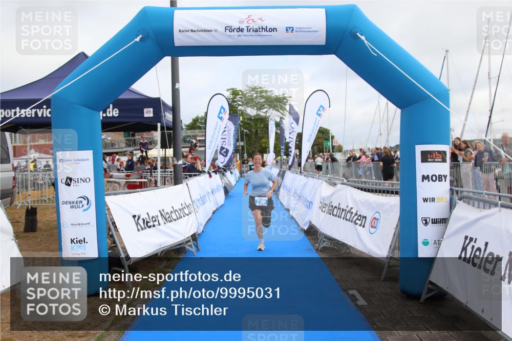 16.08.2026 - KN Förde Triathlon 2026 Markus Tischler http://msf.ph/oto/9995031 16.08.2026 10:49:43 Ziel 123, 236, 123, 236 meine-sportfotos.de
