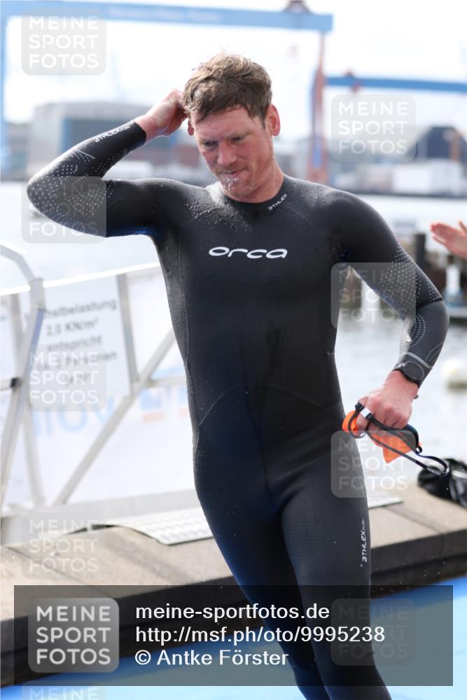 16.08.2026 - KN Förde Triathlon 2026 Antke Förster http://msf.ph/oto/9995238 16.08.2026 10:53:06 Schwimmen 302, 304, 305, 307 meine-sportfotos.de