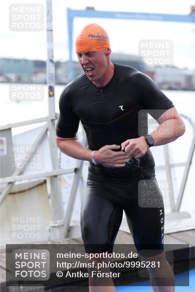 16.08.2026 - KN Förde Triathlon 2026 Antke Förster http://msf.ph/oto/9995281 16.08.2026 10:54:32 Schwimmen 312, 330, 309, 313, 314 meine-sportfotos.de