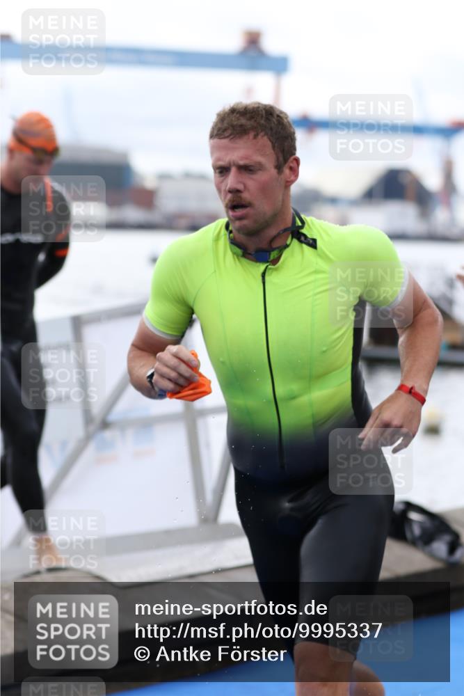 16.08.2026 - KN Förde Triathlon 2026 Antke Förster http://msf.ph/oto/9995337 16.08.2026 10:56:09 Schwimmen 321, 324, 327, 329, 310, 321, 336, 341, 373 meine-sportfotos.de