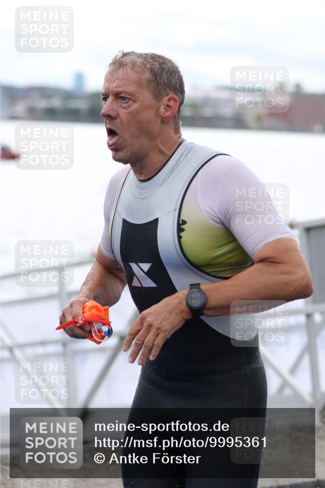 16.08.2026 - KN Förde Triathlon 2026 Antke Förster http://msf.ph/oto/9995361 16.08.2026 10:56:38 Schwimmen 310, 336, 340, 341, 373, 337, 343 meine-sportfotos.de