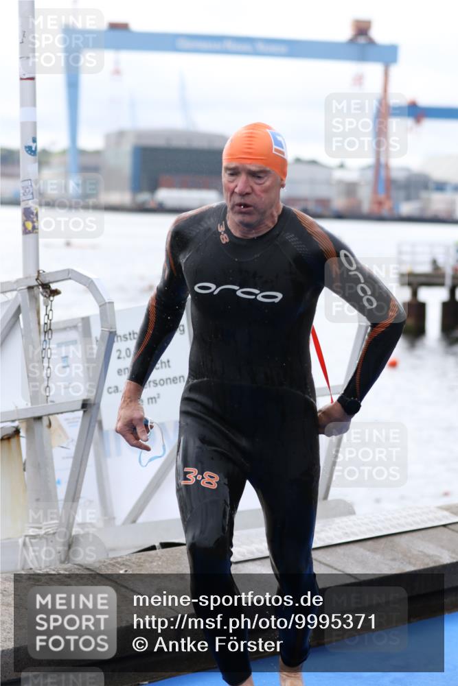 16.08.2026 - KN Förde Triathlon 2026 Antke Förster http://msf.ph/oto/9995371 16.08.2026 10:56:54 Schwimmen 337, 340, 343, 345 meine-sportfotos.de