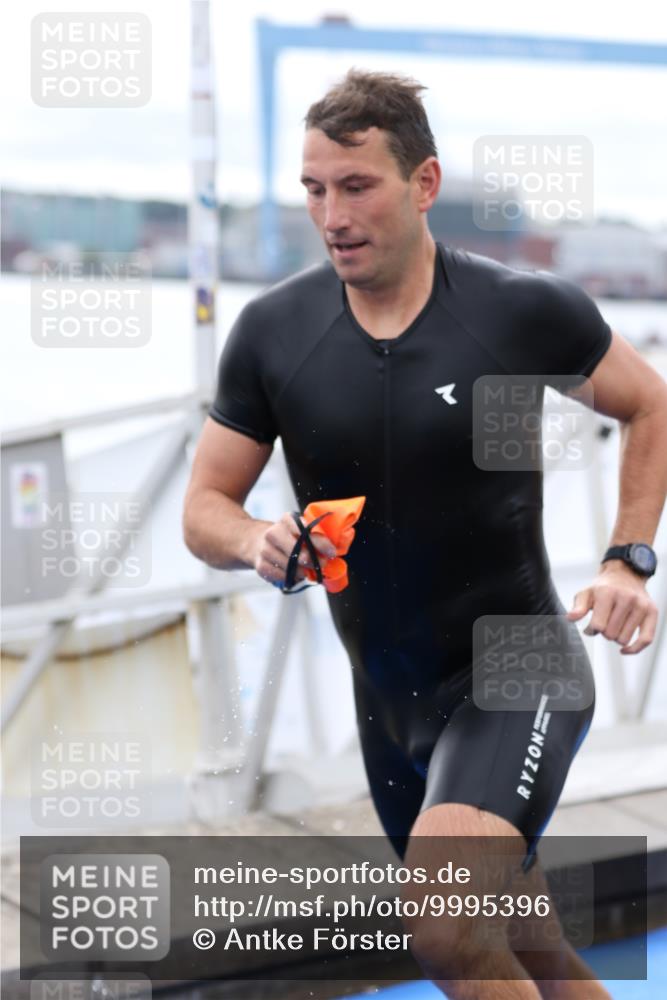 16.08.2026 - KN Förde Triathlon 2026 Antke Förster http://msf.ph/oto/9995396 16.08.2026 10:58:15 Schwimmen 322, 363, 331, 339, 355, 359, 363, 367 meine-sportfotos.de