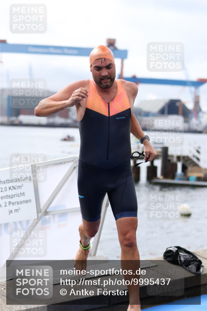 16.08.2026 - KN Förde Triathlon 2026 Antke Förster http://msf.ph/oto/9995437 16.08.2026 10:59:15 Schwimmen 328, 348, 349, 371, 358 meine-sportfotos.de