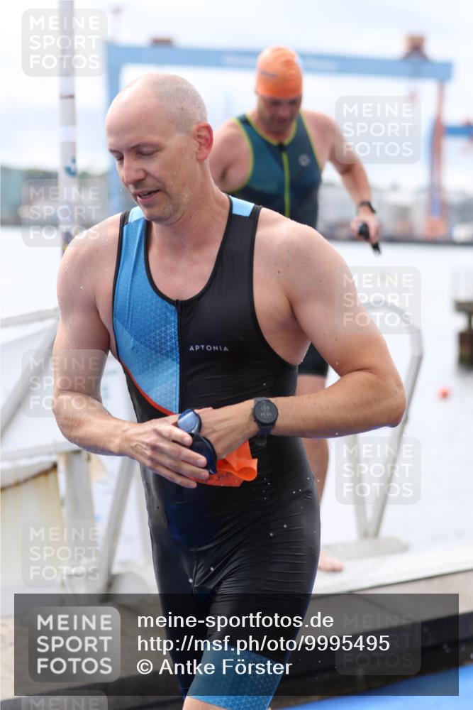 16.08.2026 - KN Förde Triathlon 2026 Antke Förster http://msf.ph/oto/9995495 16.08.2026 11:00:47 Schwimmen 368, 390, 392, 338, 342, 352, 356, 390, 395 meine-sportfotos.de
