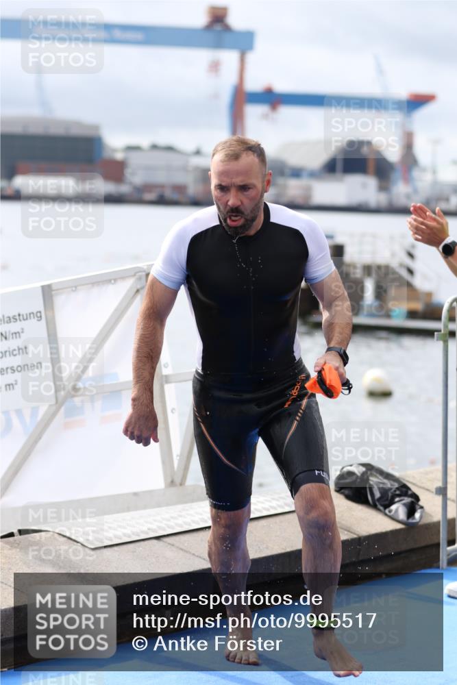 16.08.2026 - KN Förde Triathlon 2026 Antke Förster http://msf.ph/oto/9995517 16.08.2026 11:01:11 Schwimmen 338, 342, 356, 368, 390, 395, 347, 352, 353, 364, 365, 375, 382 meine-sportfotos.de