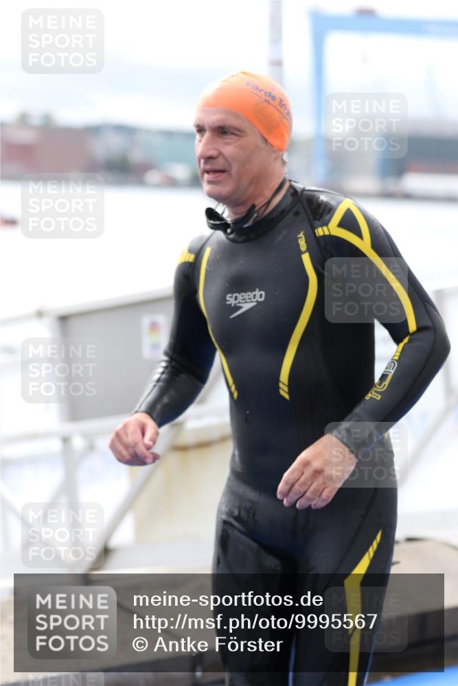 16.08.2026 - KN Förde Triathlon 2026 Antke Förster http://msf.ph/oto/9995567 16.08.2026 11:01:58 Schwimmen 353, 369, 376, 377, 383 meine-sportfotos.de