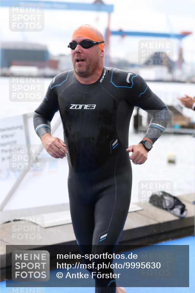 16.08.2026 - KN Förde Triathlon 2026 Antke Förster http://msf.ph/oto/9995630 16.08.2026 11:03:51 Schwimmen 379, 403, 334, 398, 401, 409, 412, 422 meine-sportfotos.de