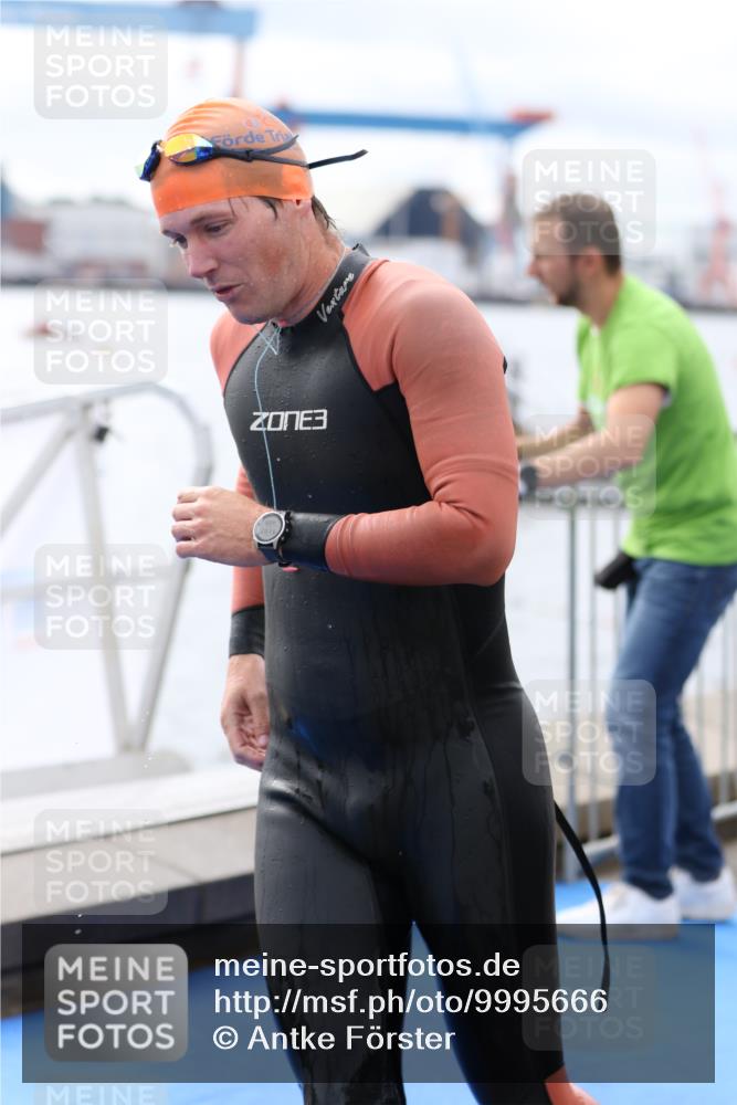 16.08.2026 - KN Förde Triathlon 2026 Antke Förster http://msf.ph/oto/9995666 16.08.2026 11:04:29 Schwimmen 334, 401, 411, 412, 413, 408, 413, 430 meine-sportfotos.de