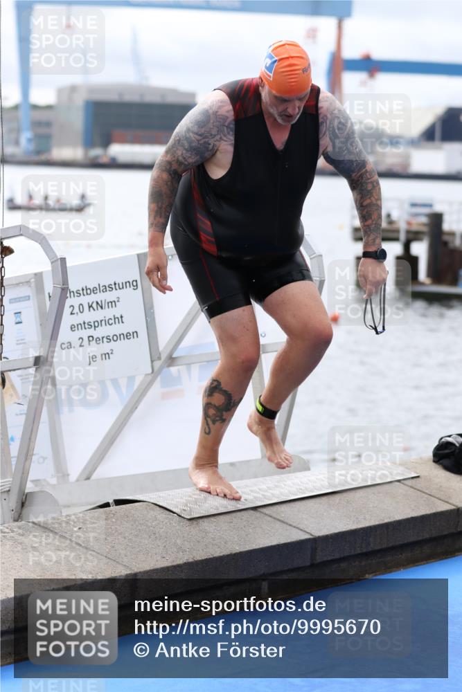16.08.2026 - KN Förde Triathlon 2026 Antke Förster http://msf.ph/oto/9995670 16.08.2026 11:04:31 Schwimmen 334, 401, 411, 412, 413, 408, 430 meine-sportfotos.de