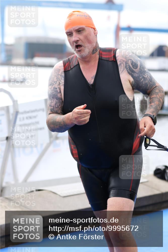 16.08.2026 - KN Förde Triathlon 2026 Antke Förster http://msf.ph/oto/9995672 16.08.2026 11:04:33 Schwimmen 334, 408, 411, 413, 408, 430 meine-sportfotos.de